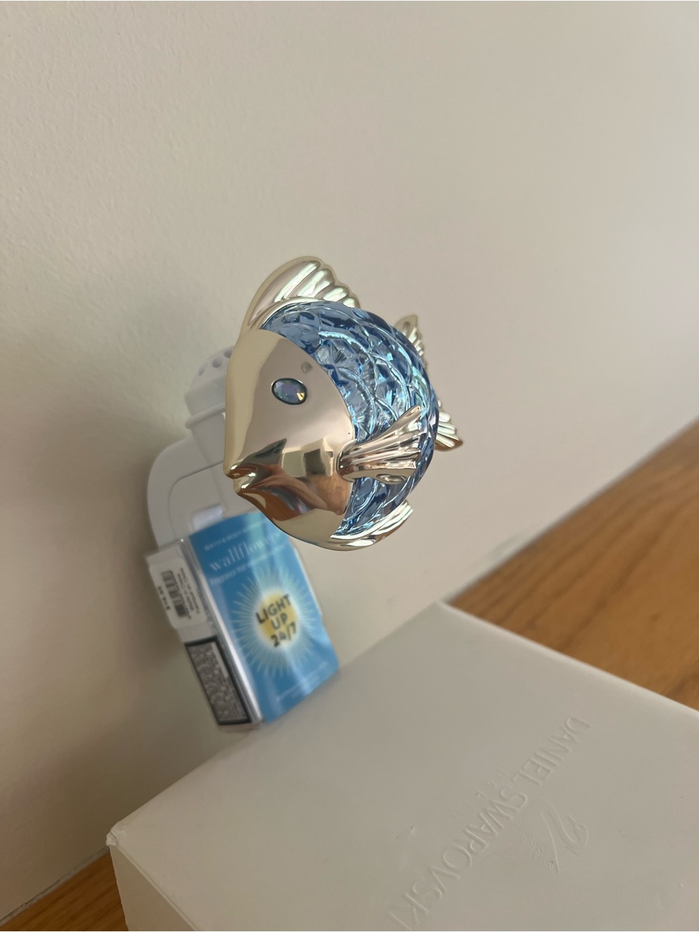 Bath & Body Works FIBER OPTIC FISH NIGHTLIGHT Wallflowers Plug Kidcore NEW - Picture 3 of 4